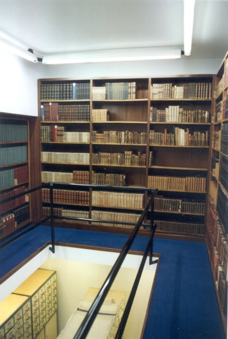 BIBLIOTECA FONDAZIONE GIANGIACOMO FELTRINELLI
